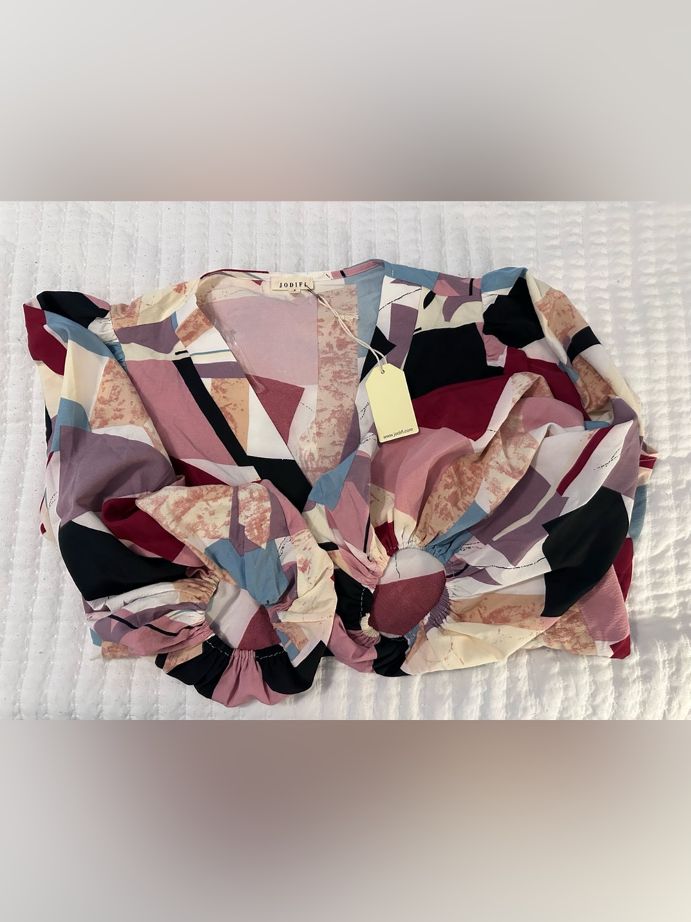 Jodifl NWT Abstract Geometric Print V-Neck Bubble Sleeve Blouse Size Small